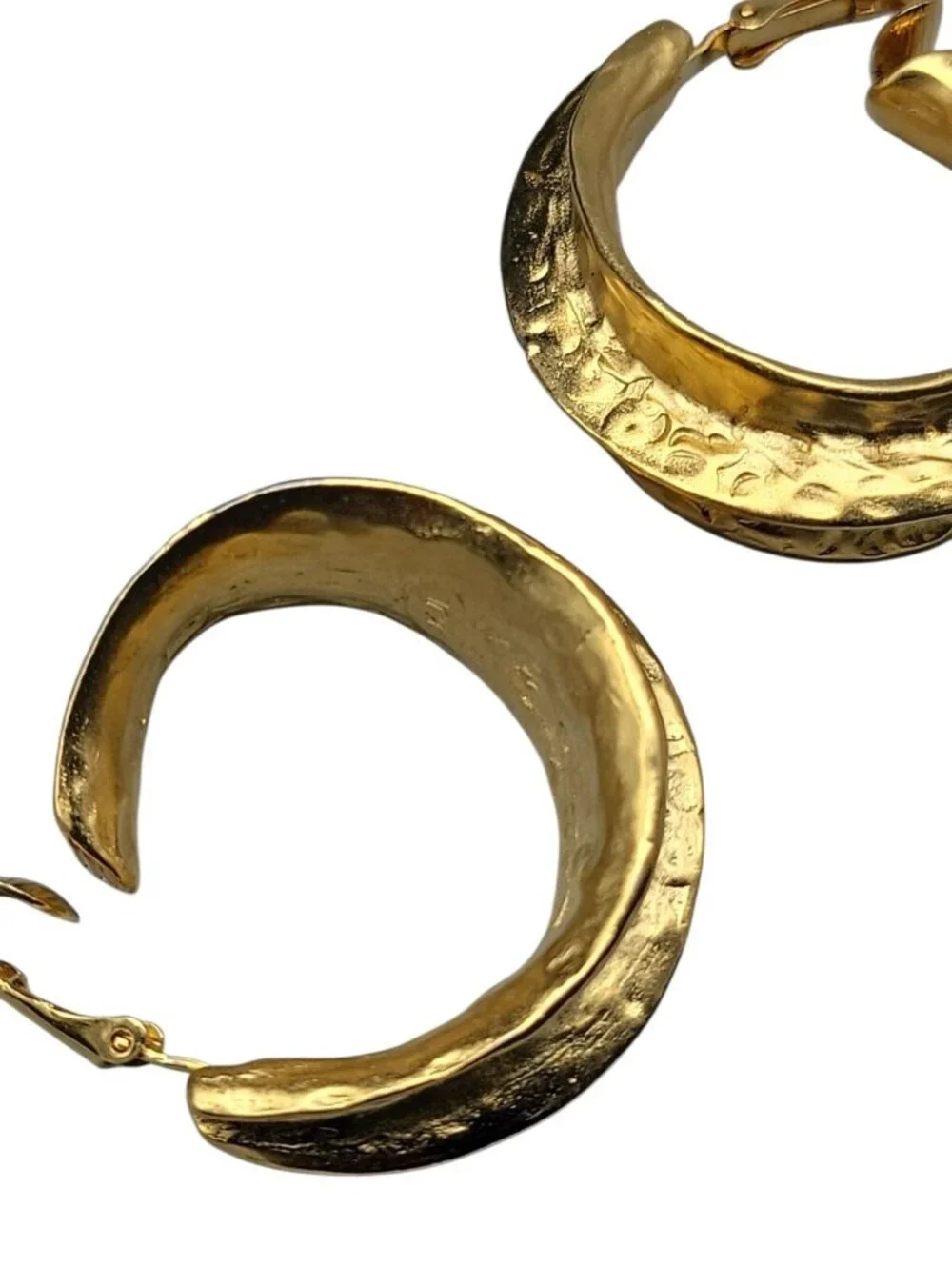 Kenneth Jay Lane Sculptured Brushed Gold Plated Hoop Clip-on Earrings KJL VTG - Picture 11 of 16